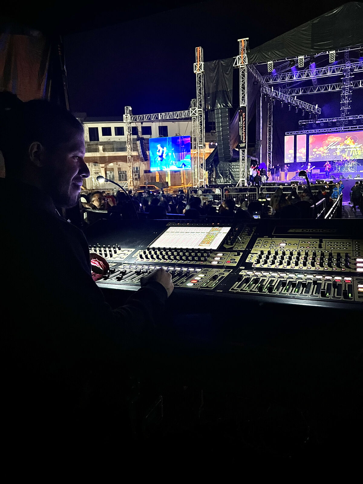 Mixing Live Profile